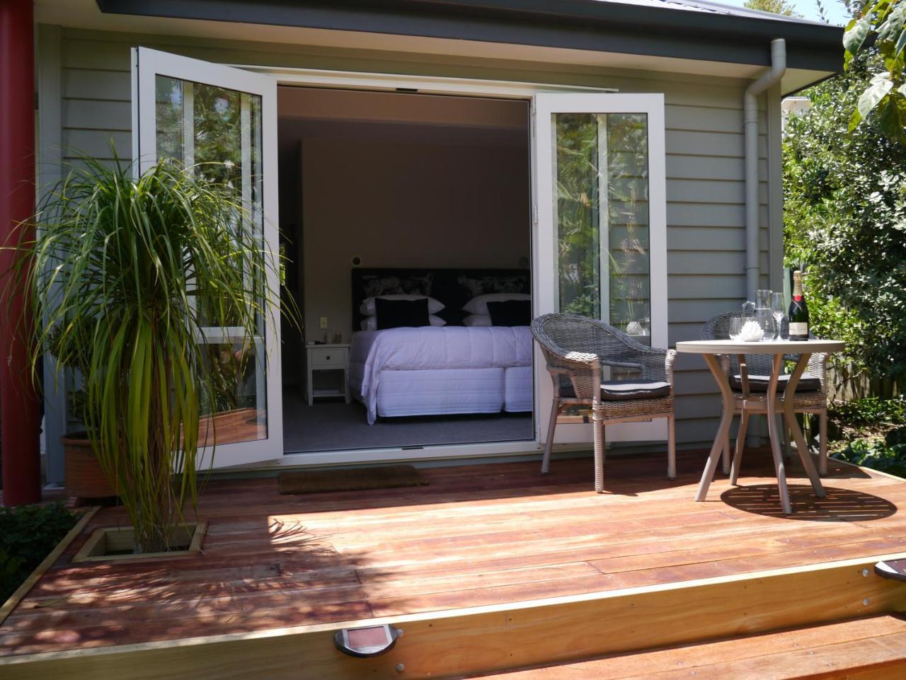Kereru Cottage Russell - James Cook Apartment Exterior photo